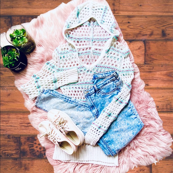 Beach Hooded Knitted Sweater - Picture 8 of 12